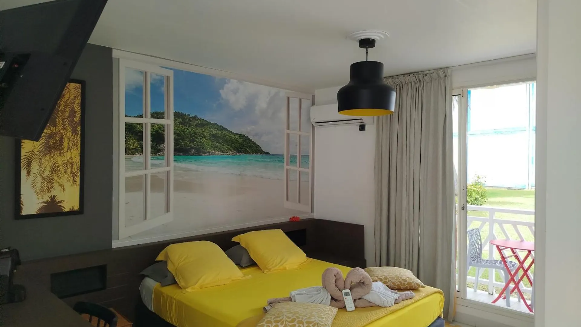 Studio avec GRANDE PISCINE, PLAGE Vanille Caraïbes Saint-Francois